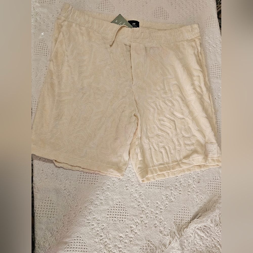 H&M Women's Cream Athletic Shorts - Picture 5 of 7